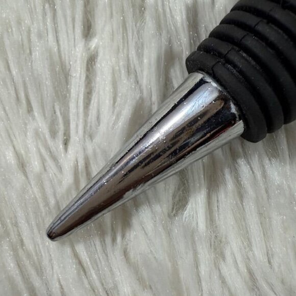 Silver Crown Wine Stopper - Picture 3 of 6